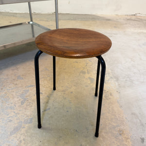 Dot Hocker schwarz Teak von Arne Jacobsen für Fritz Hansen