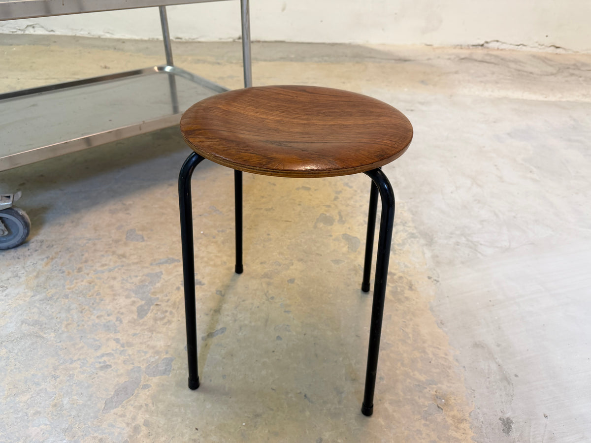 Dot Hocker schwarz Teak von Arne Jacobsen für Fritz Hansen