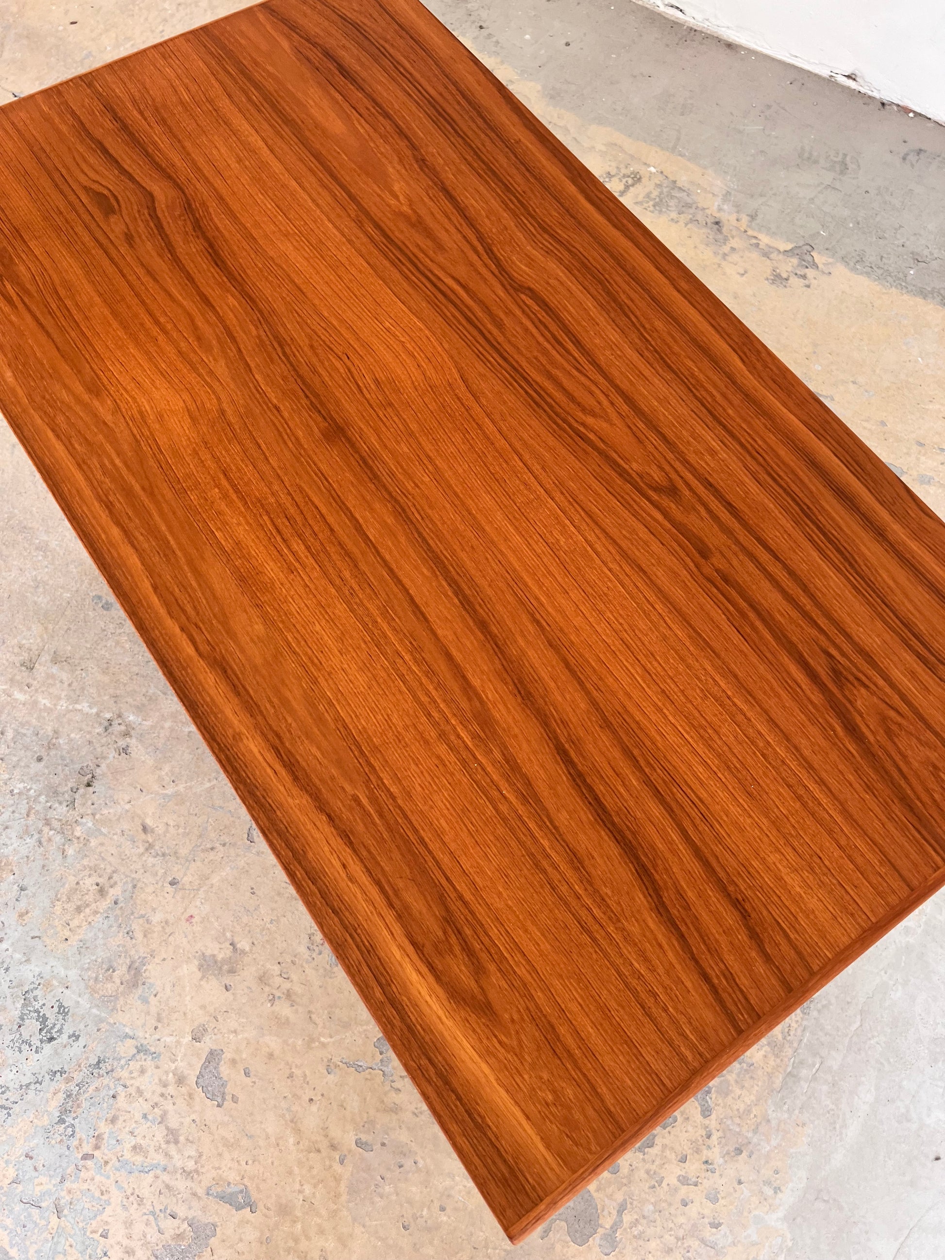 Schreibtisch Teak mit extra Laptop-Fach aus Dänemark