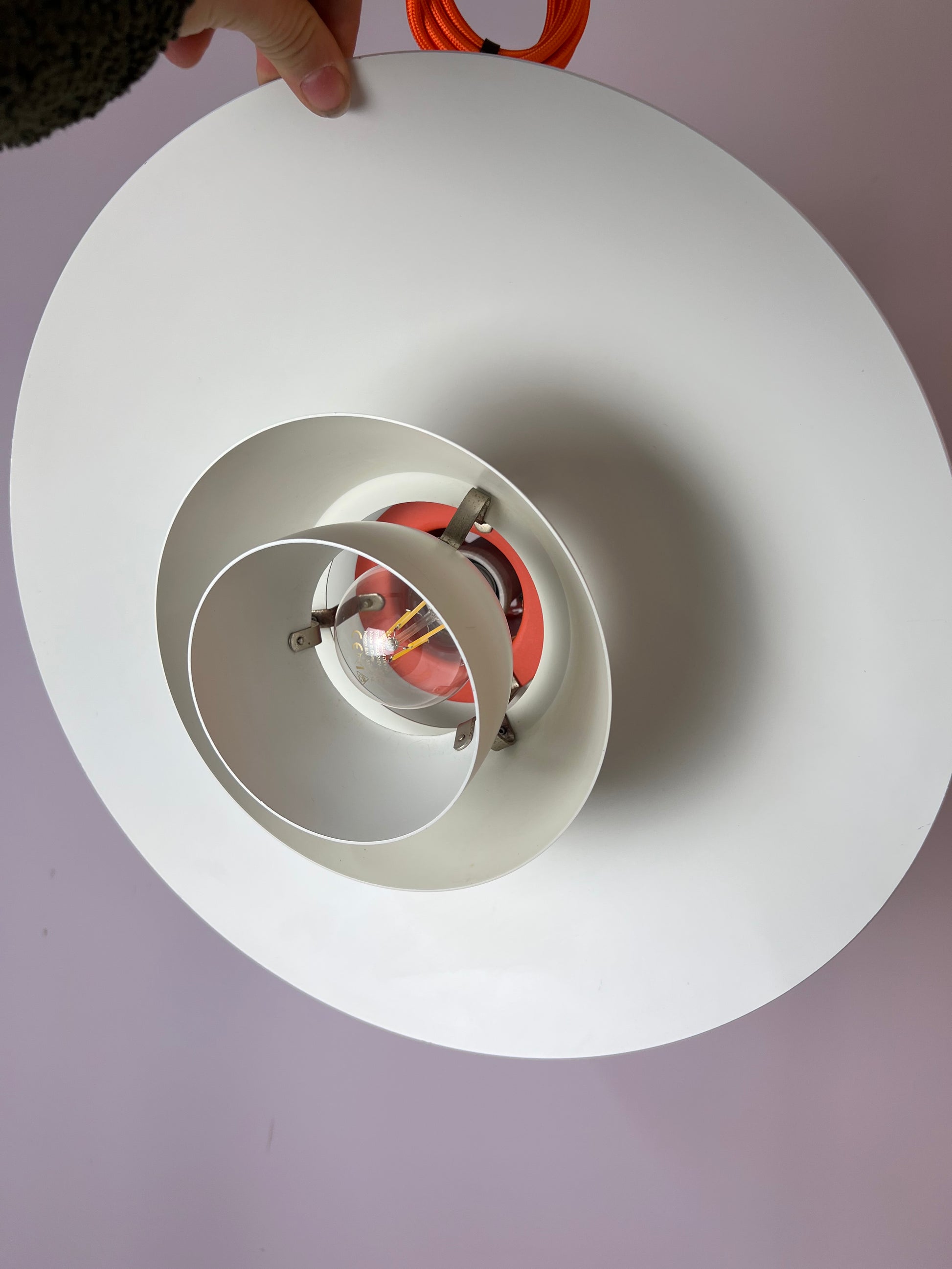 Lamellenlampe PH4 weiß orange von Poul Henningsen für Louis Poulsen