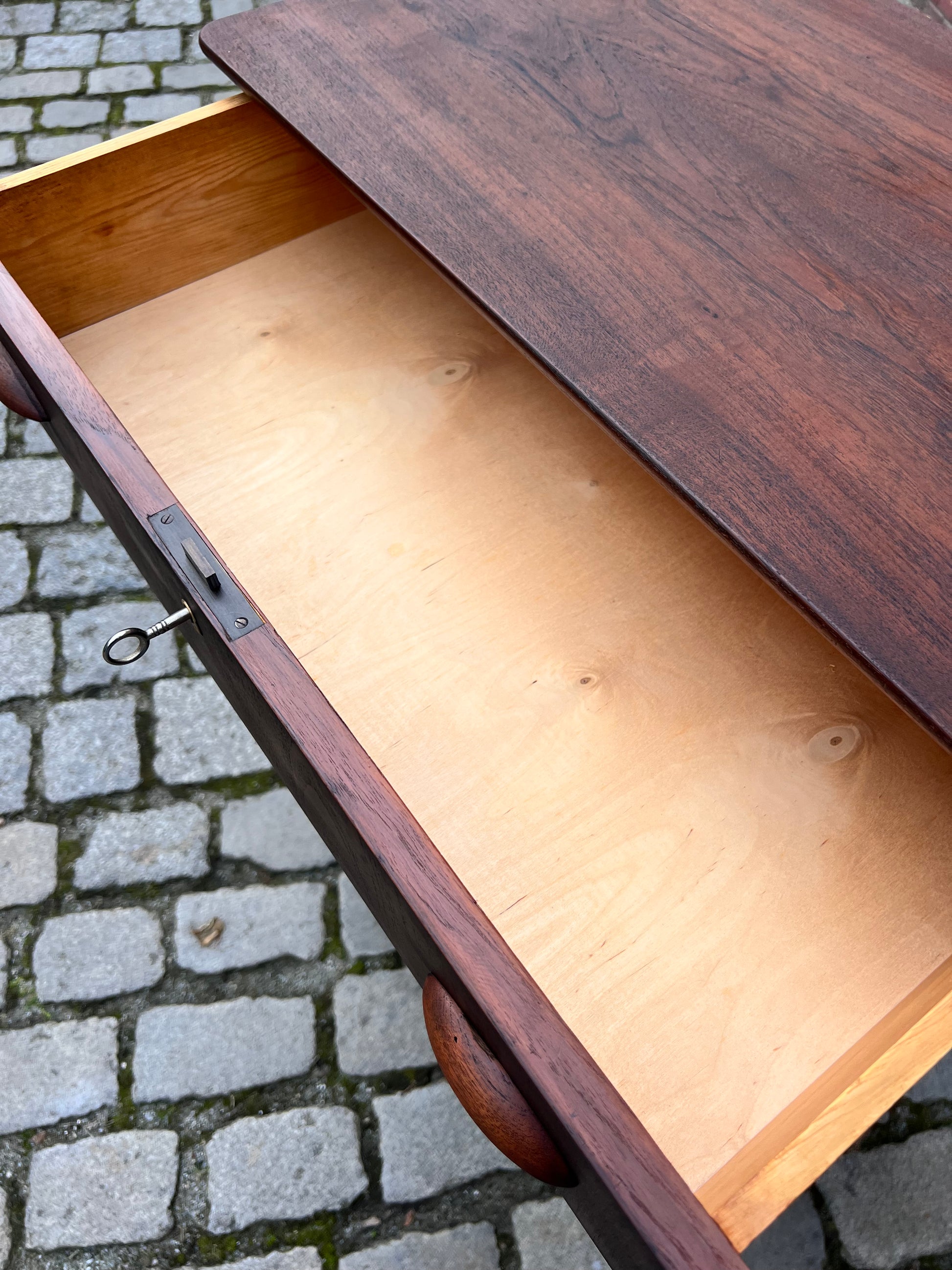 Kommode Teak mit Schloss aus Dänemark
