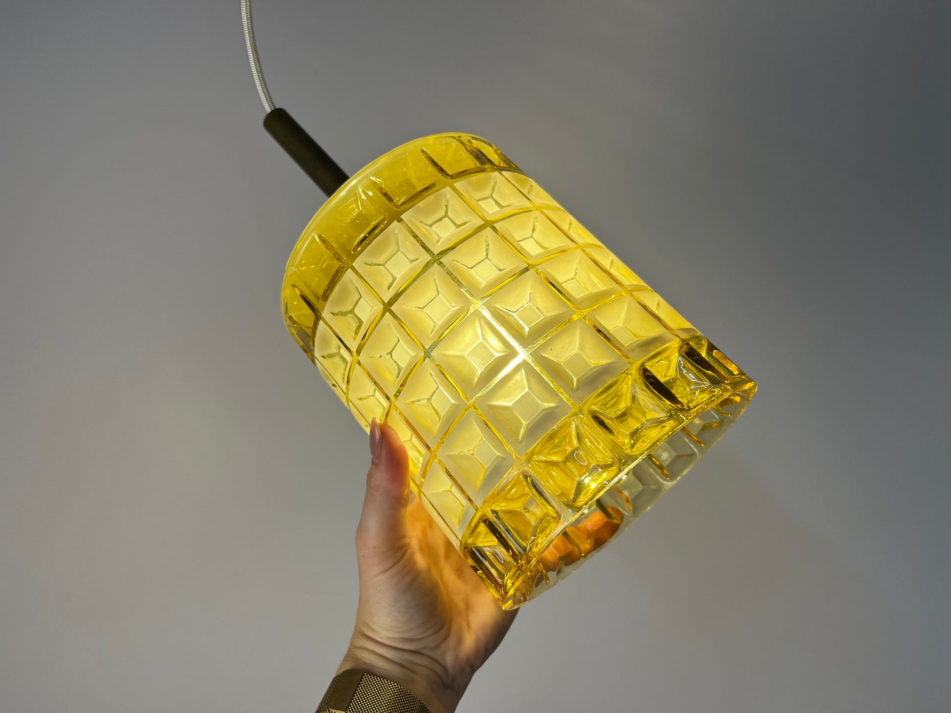 Hängelampe weiß gelb mit Waffelstruktur von Orrefors
