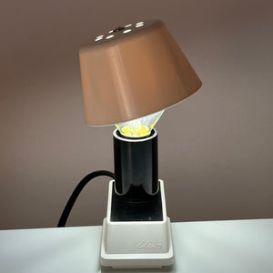 Klemmlampe weiß mit Metallschirm von Elios