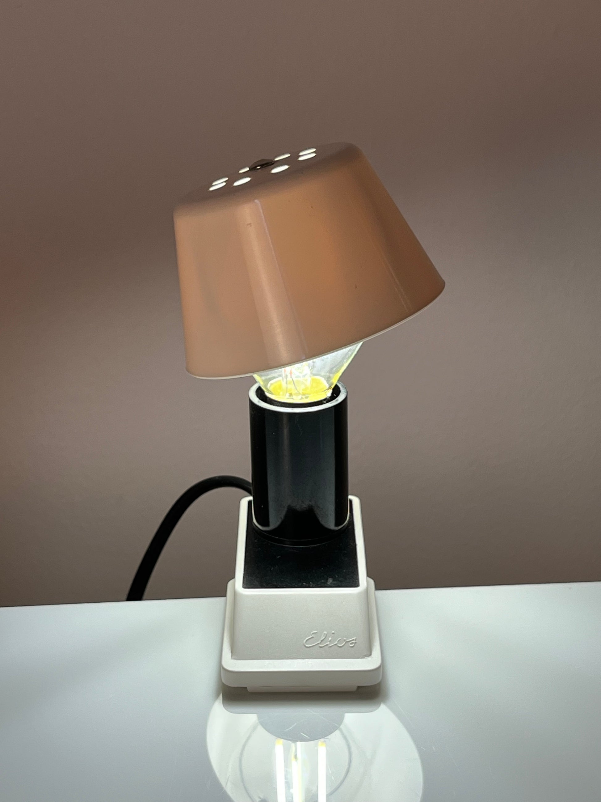 Klemmlampe weiß mit Metallschirm von Elios