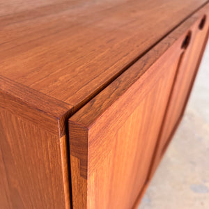Kommode Teak mit Flügeltüren & neuen Chromfüßen von H. W. Klein für Bramin