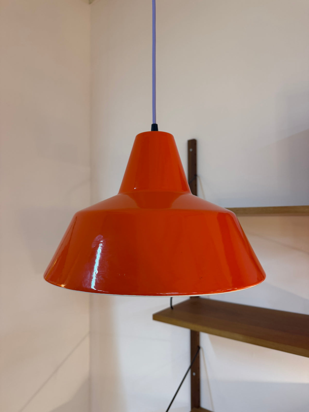 Industrielampe orangerot Emaille von Louis Poulsen