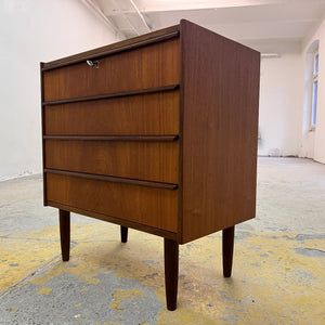 Kommode Nachtschrank Teak mit Schloss aus Dänemark