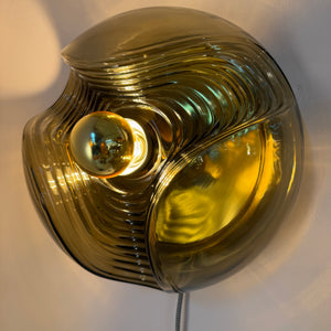 Große Wandlampe Futura Rauchglas Messing von Koch & Lowy für Peill & Putzler