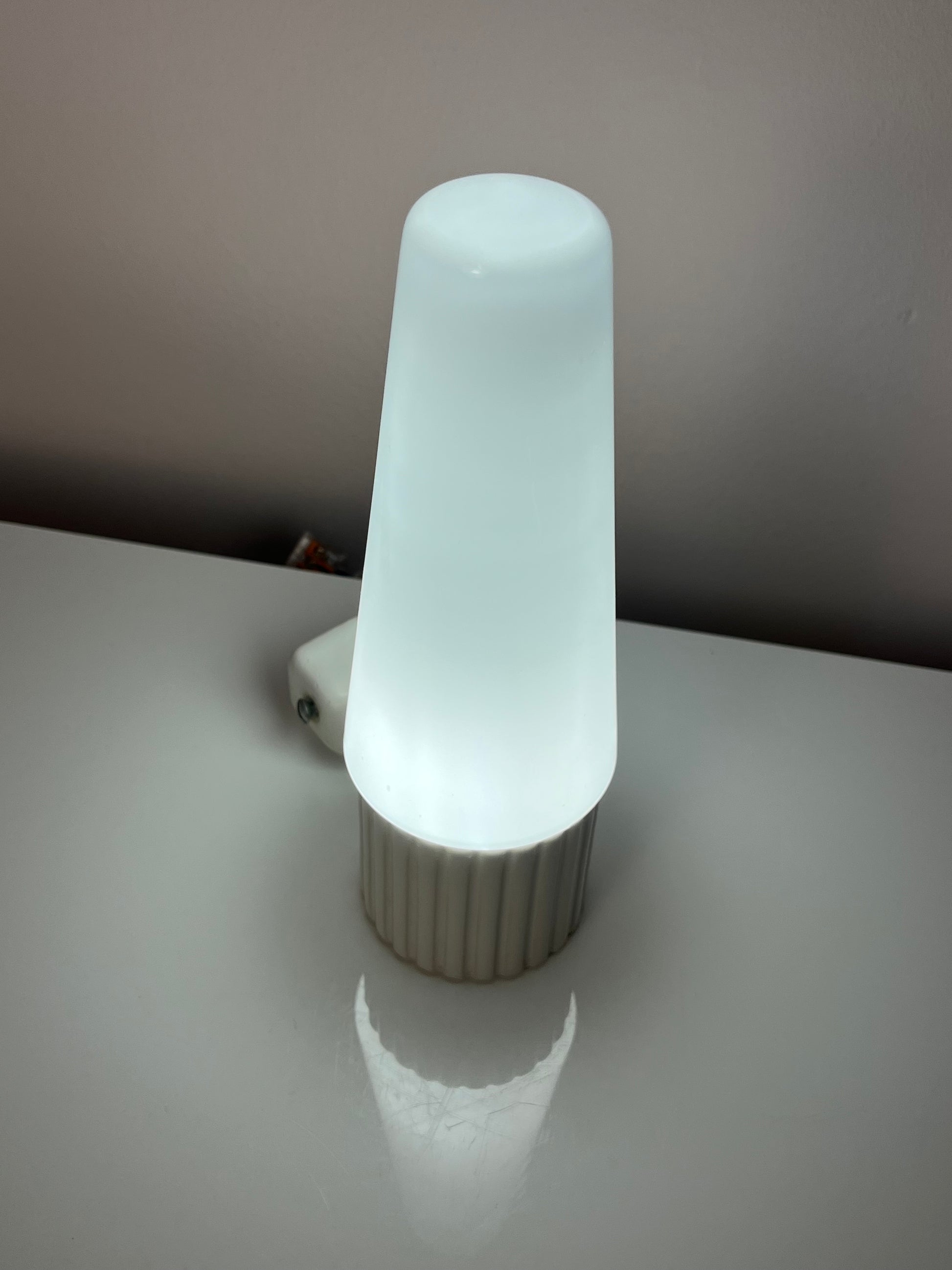 Wandlampe Modell 6020 weiß von Sigvard Bernadotte für Ifö