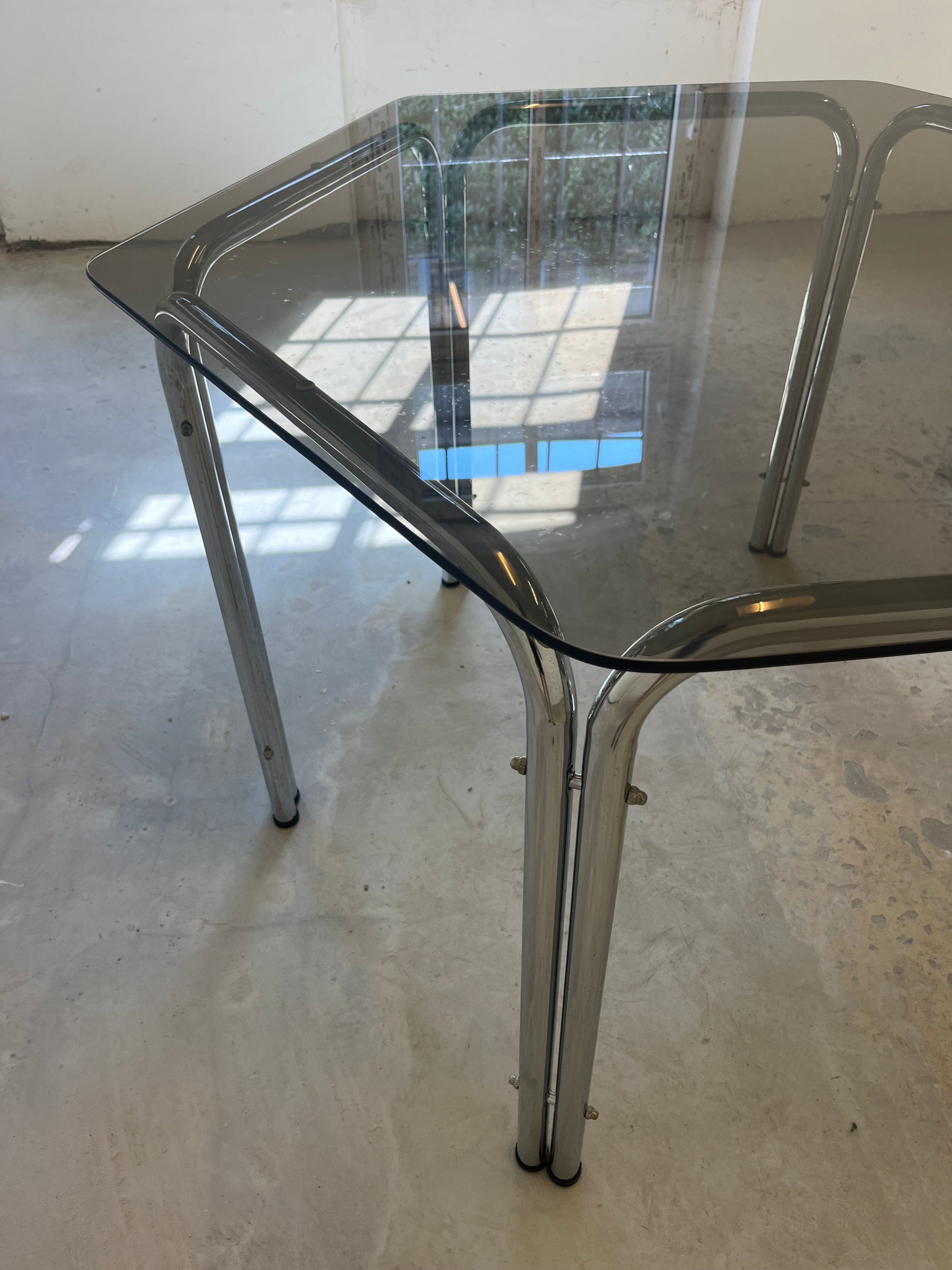 Hexagon Esstisch Rauchglas Chrom