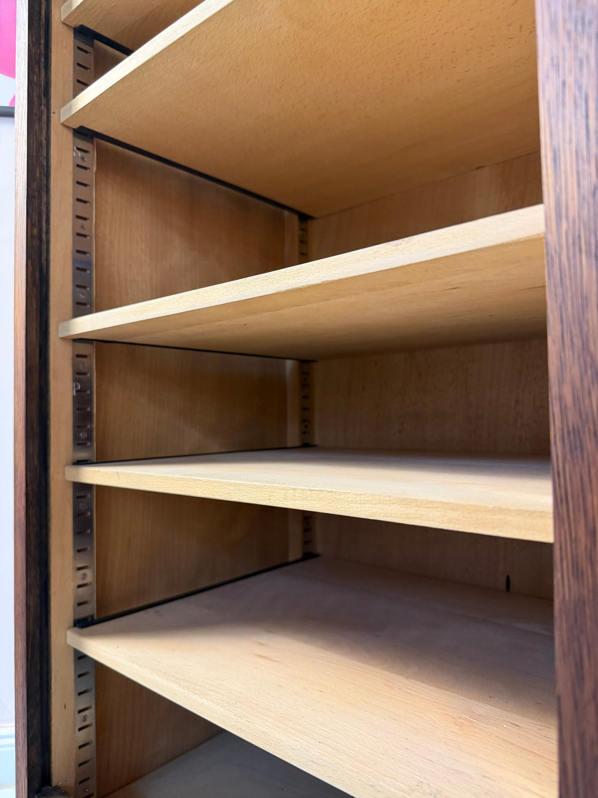 Rollladenschrank mit Messinggriff & Schloss von Soennecken