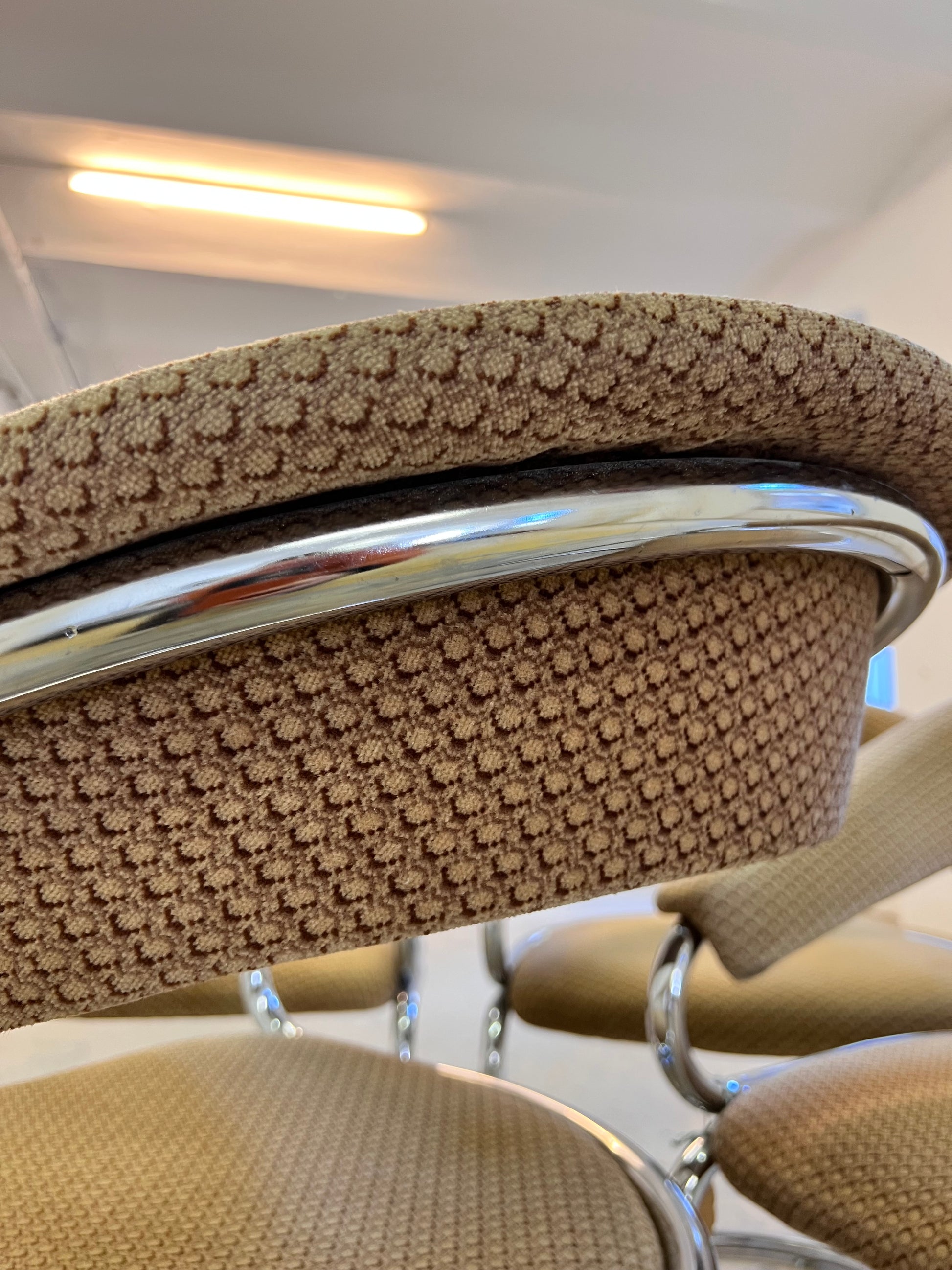 Freischwinger beige Chrom von Giotto Stoppino - Sehr guter Zustand