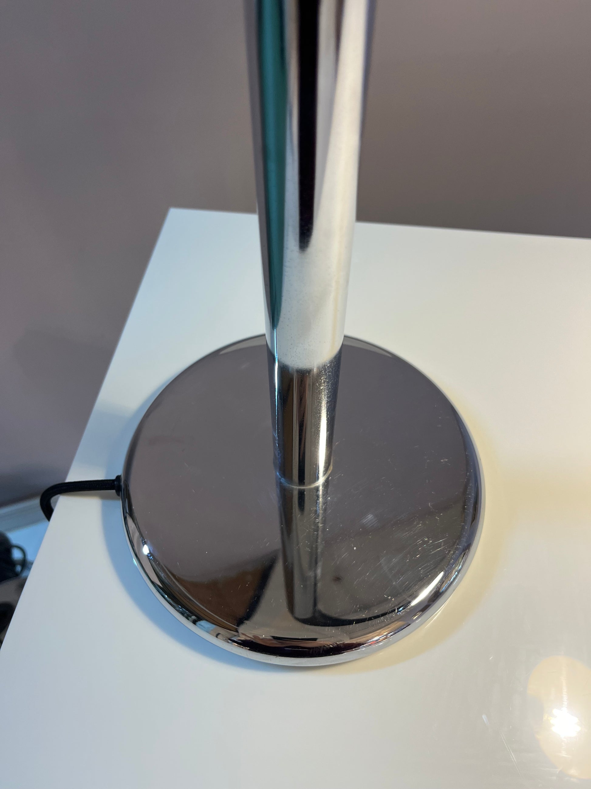 Tischlampe Gooseneck Chrom schwarz von Herda