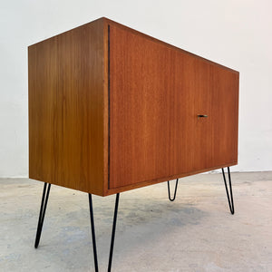 Schrank Teak auf Hairpinlegs