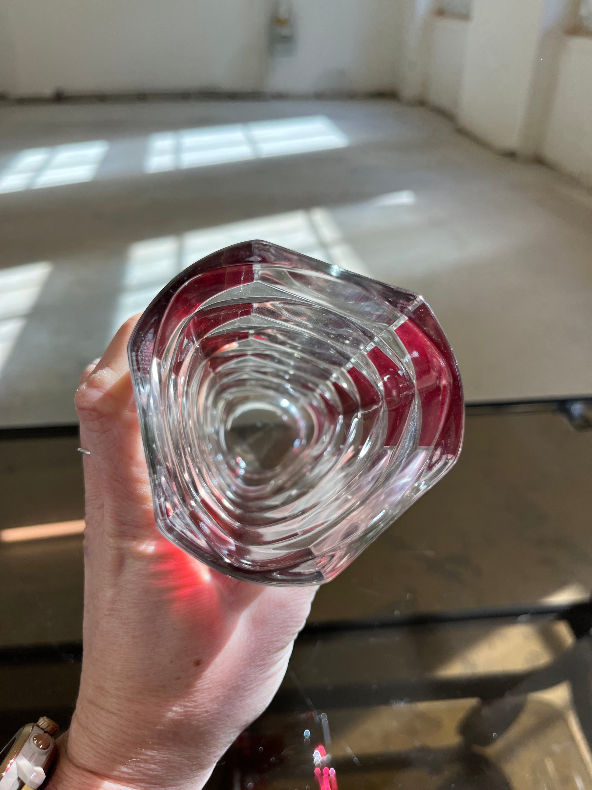 Set: 2 Vasen weinrot Glas von J.G. Durand für Luminarc
