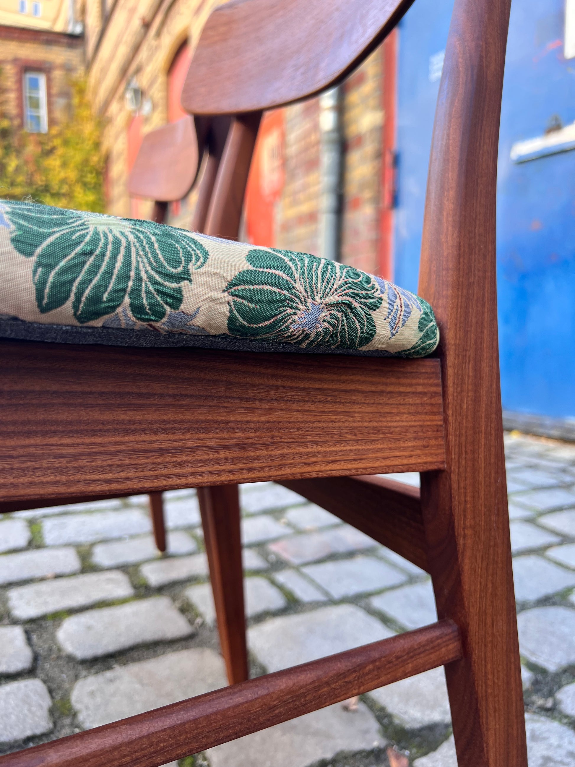 Set: 2x Esszimmerstuhl floral Teak von Farstrup