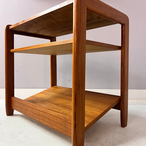 Coffee Table mit Magazinablage Teak