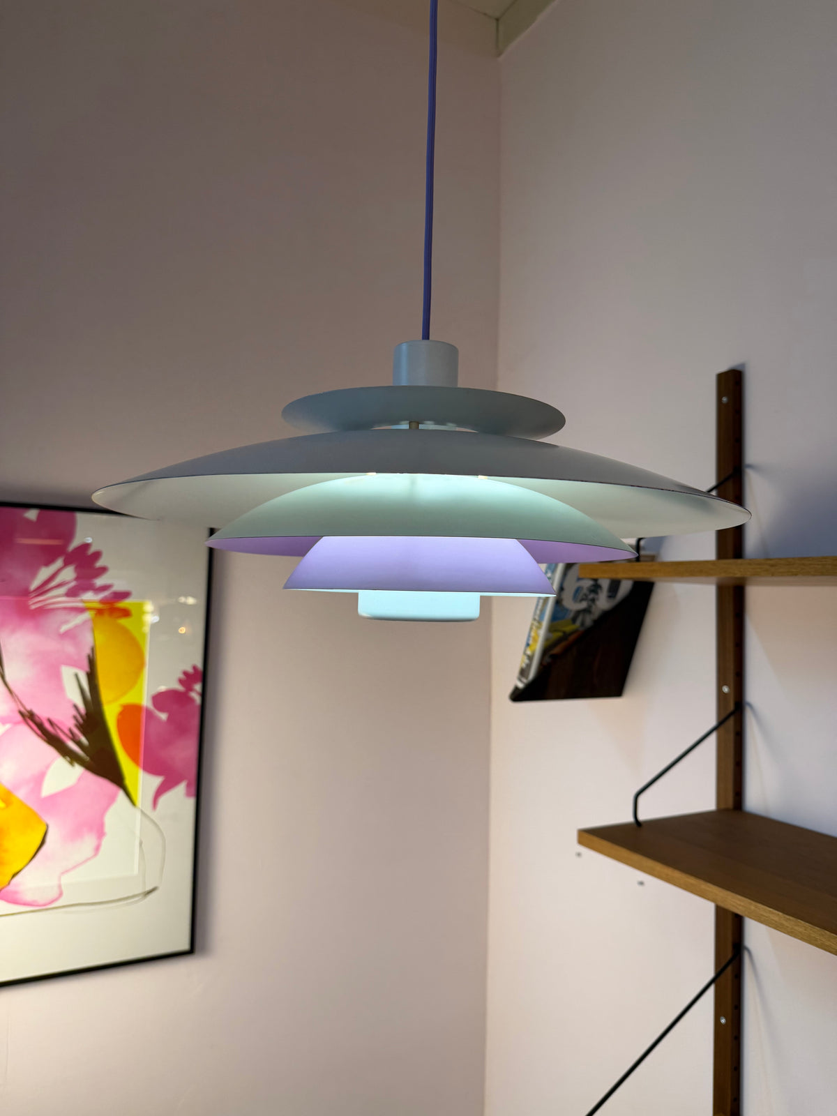 Lamellenlampe weiß lila von Formlight
