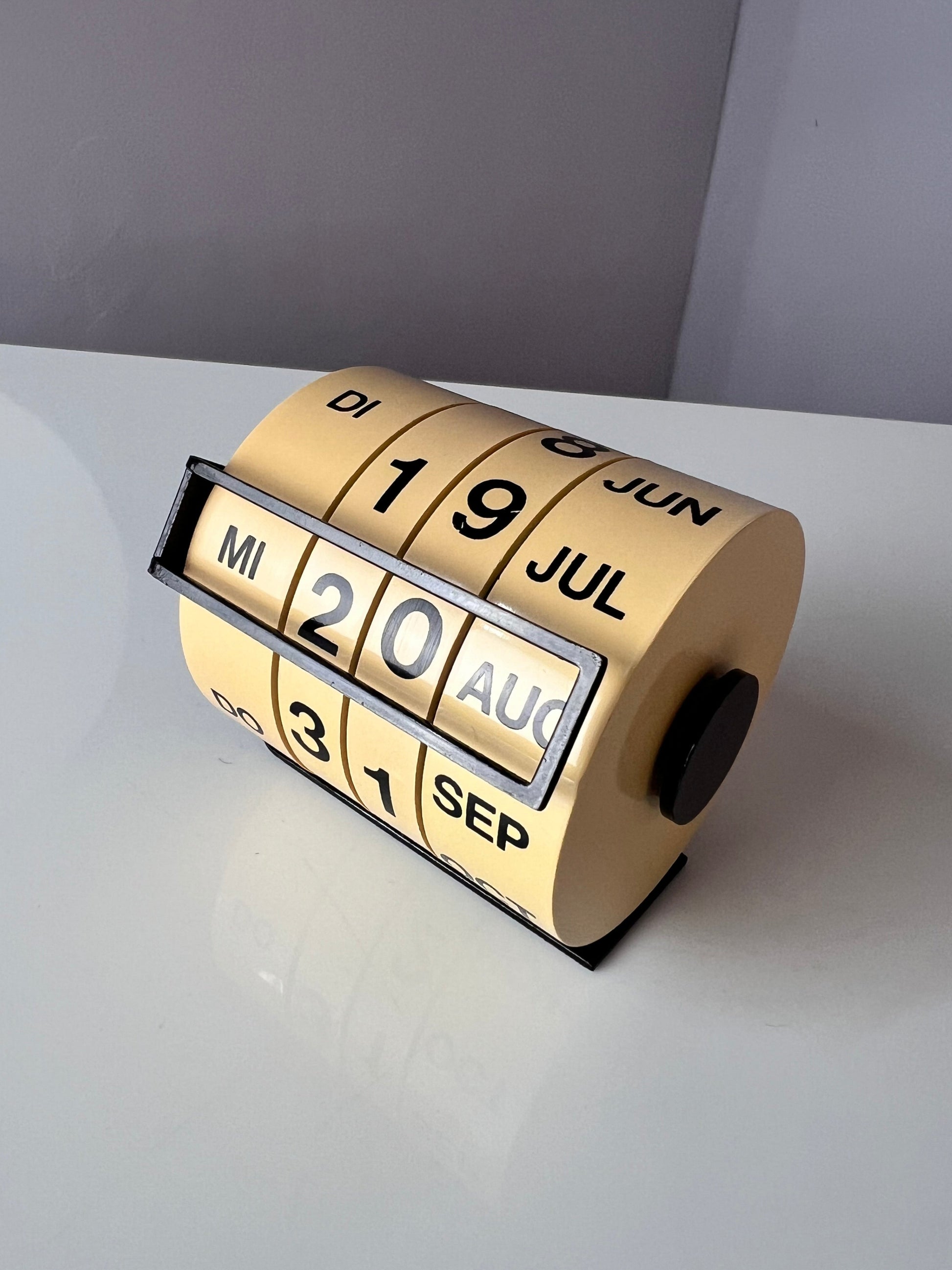 Ewiger Kalender von Carles Riart und Bigas Luna für Disform