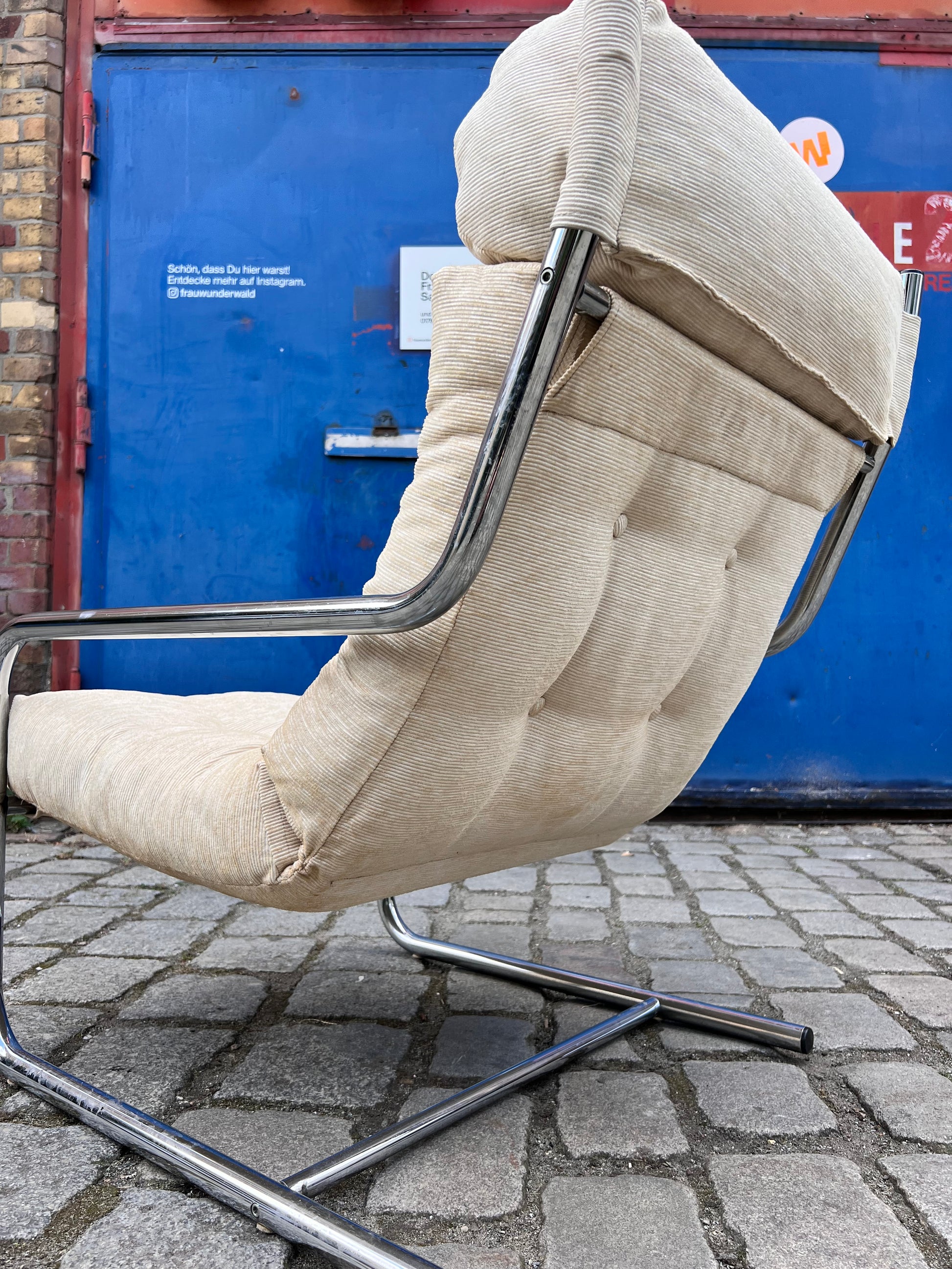 Sessel beige Kord Chromgestell