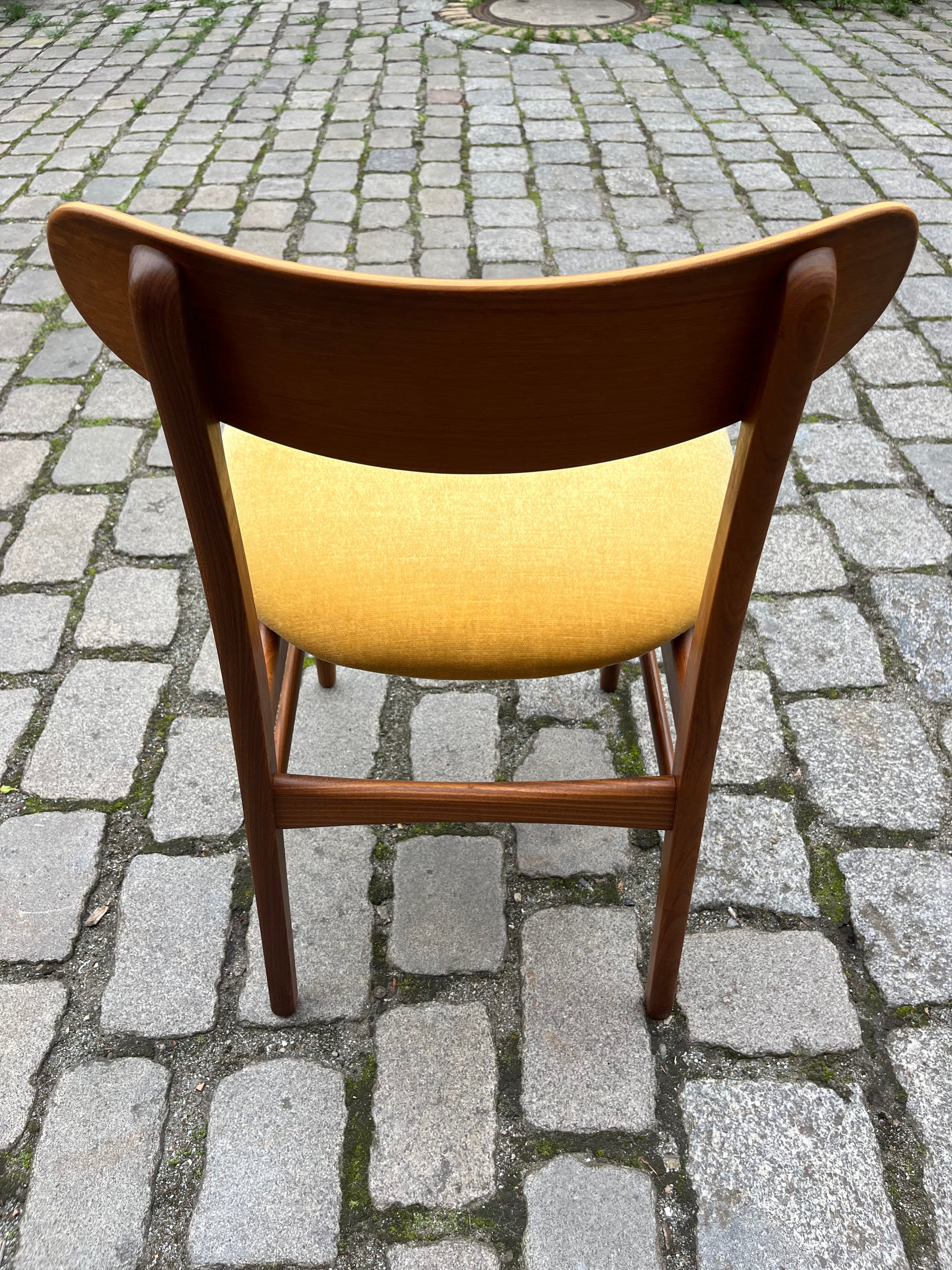 Polsterstuhl gelb Samt Teak