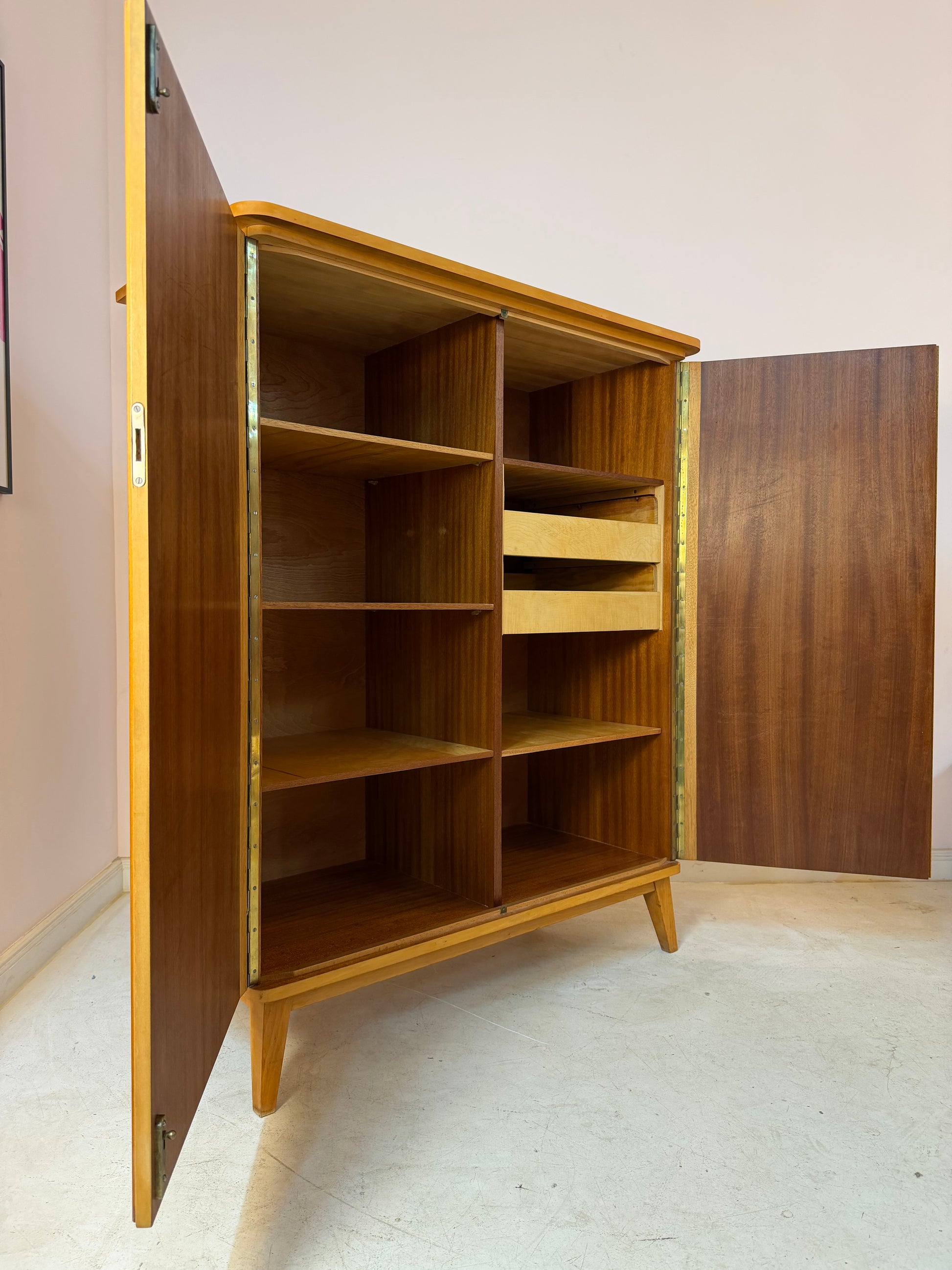 Kleiderschrank Ahorn mit Schloss aus Deutschland