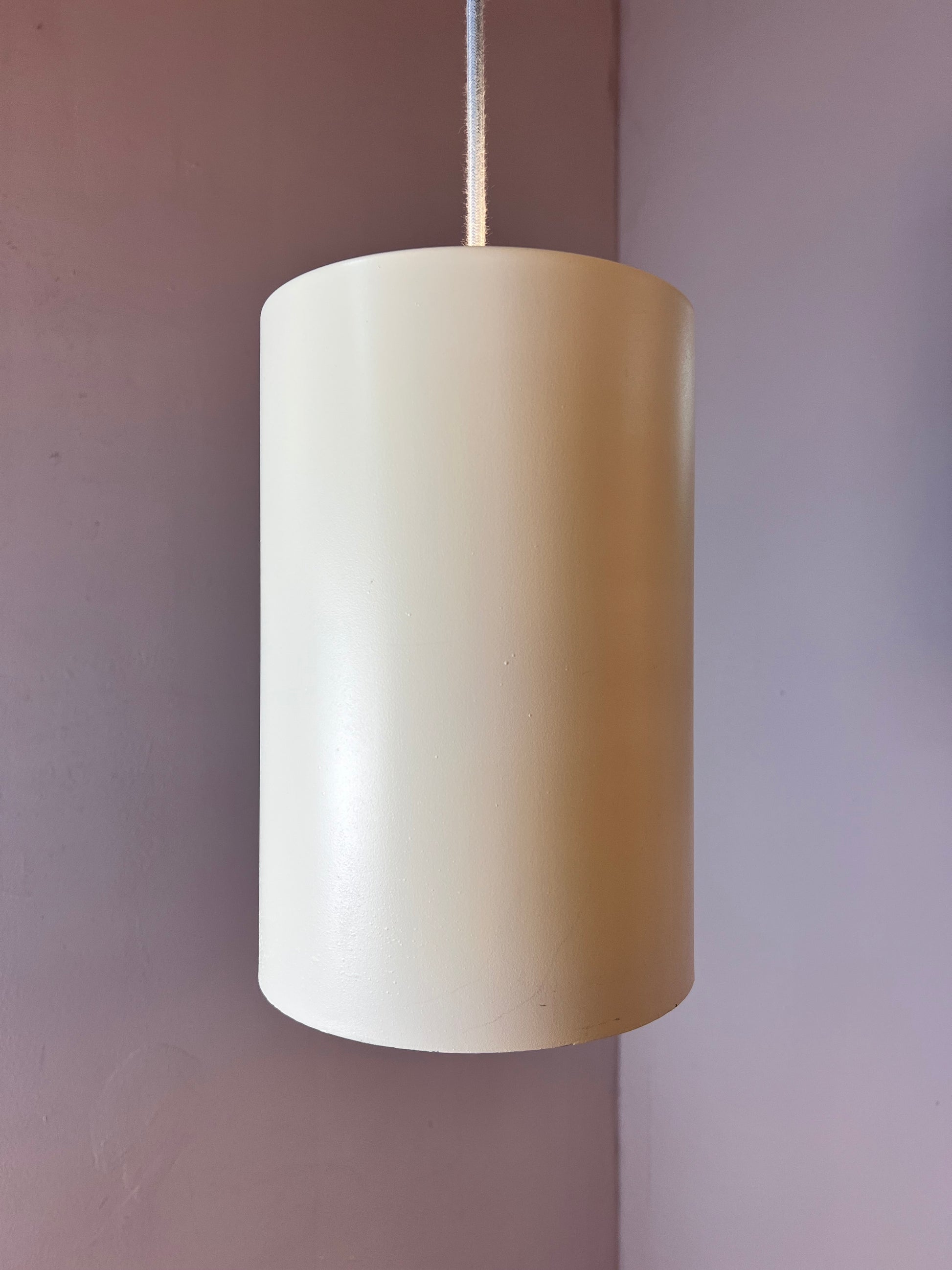 Zylinderlampe weiß neu lackiert von Fog & Mørup