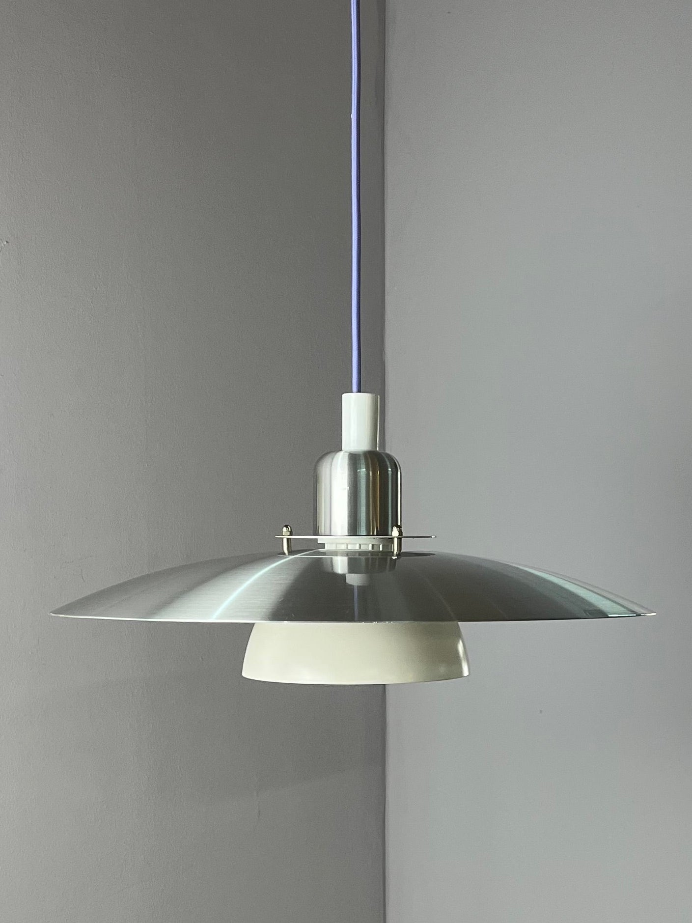 Lamellenlampe silber weiß aus Dänemark
