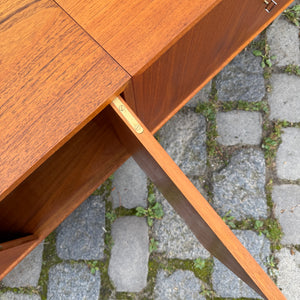 Sideboard Teak mit Flügeltüren & neuen Chromfüßen