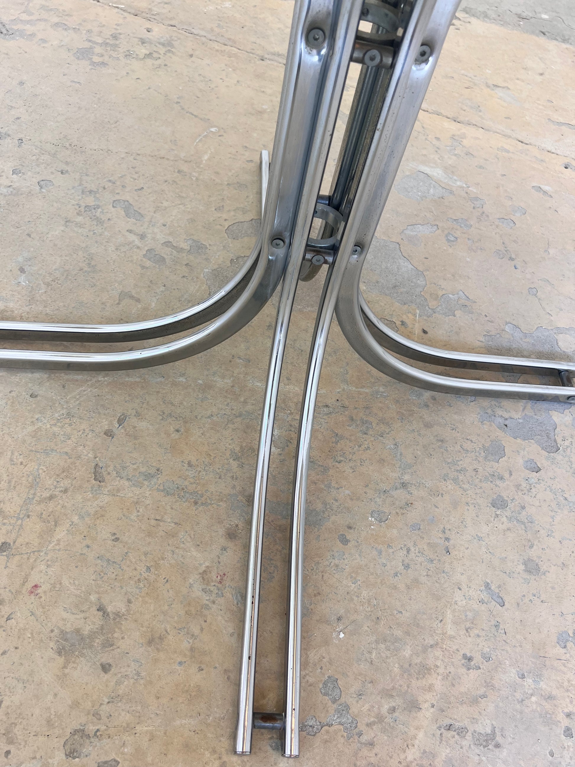 Runder Esstisch Rauchglas & Chrom