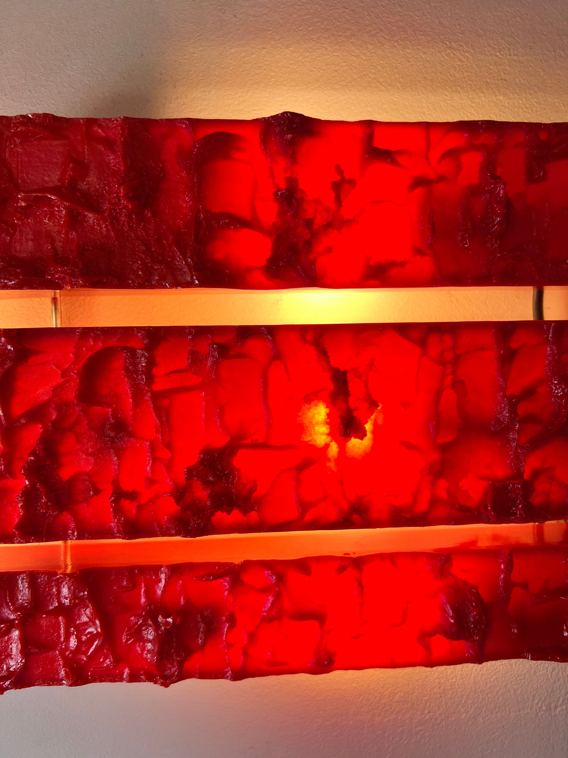 Wandlampe rot von Uwe Mersch