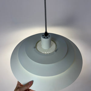 Lamellenlampe weiß mit marmorierter Glaslamelle von Jeka
