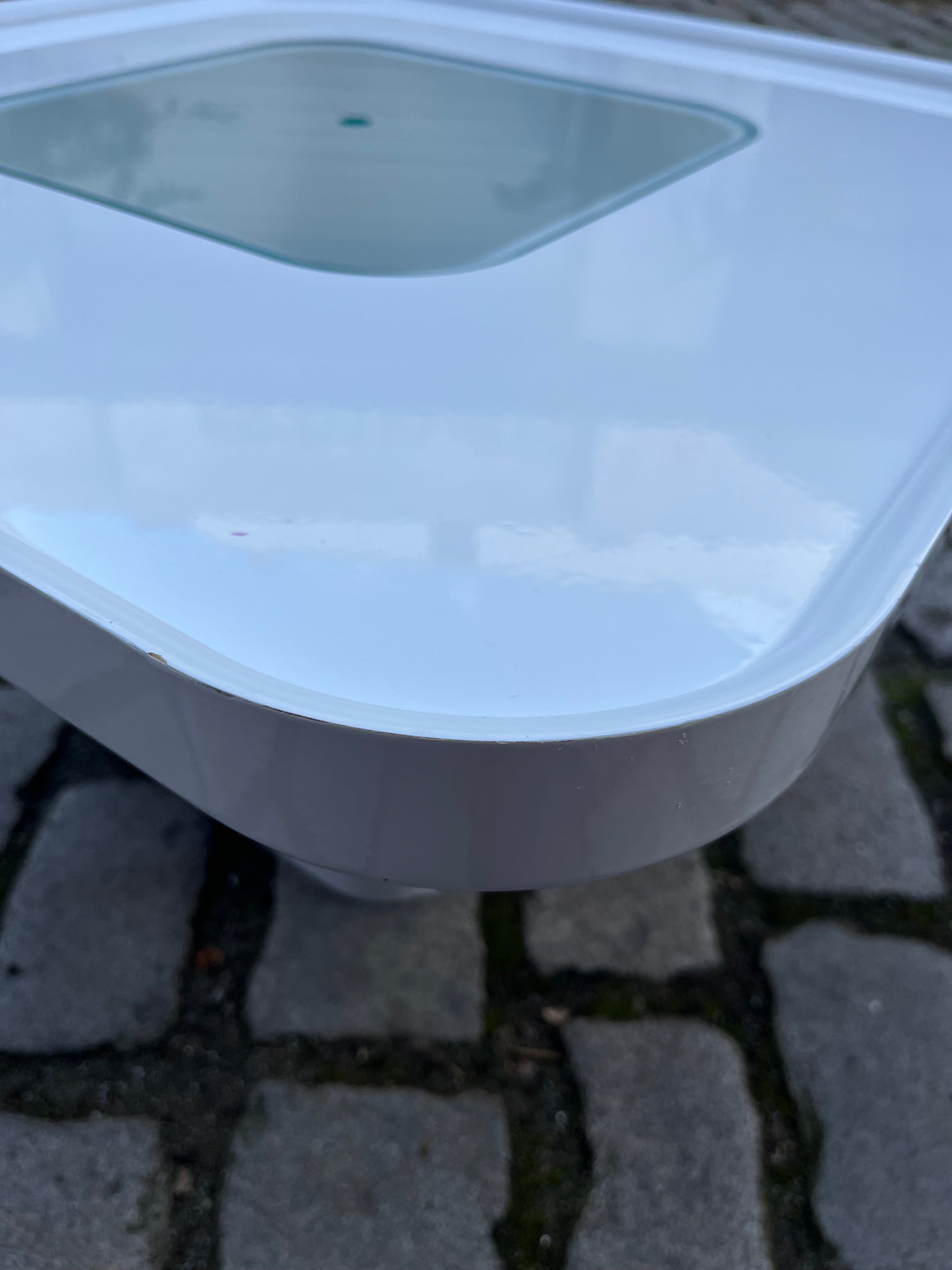 Couchtisch weiß Kunstoff Glas von Peter Ghyczy