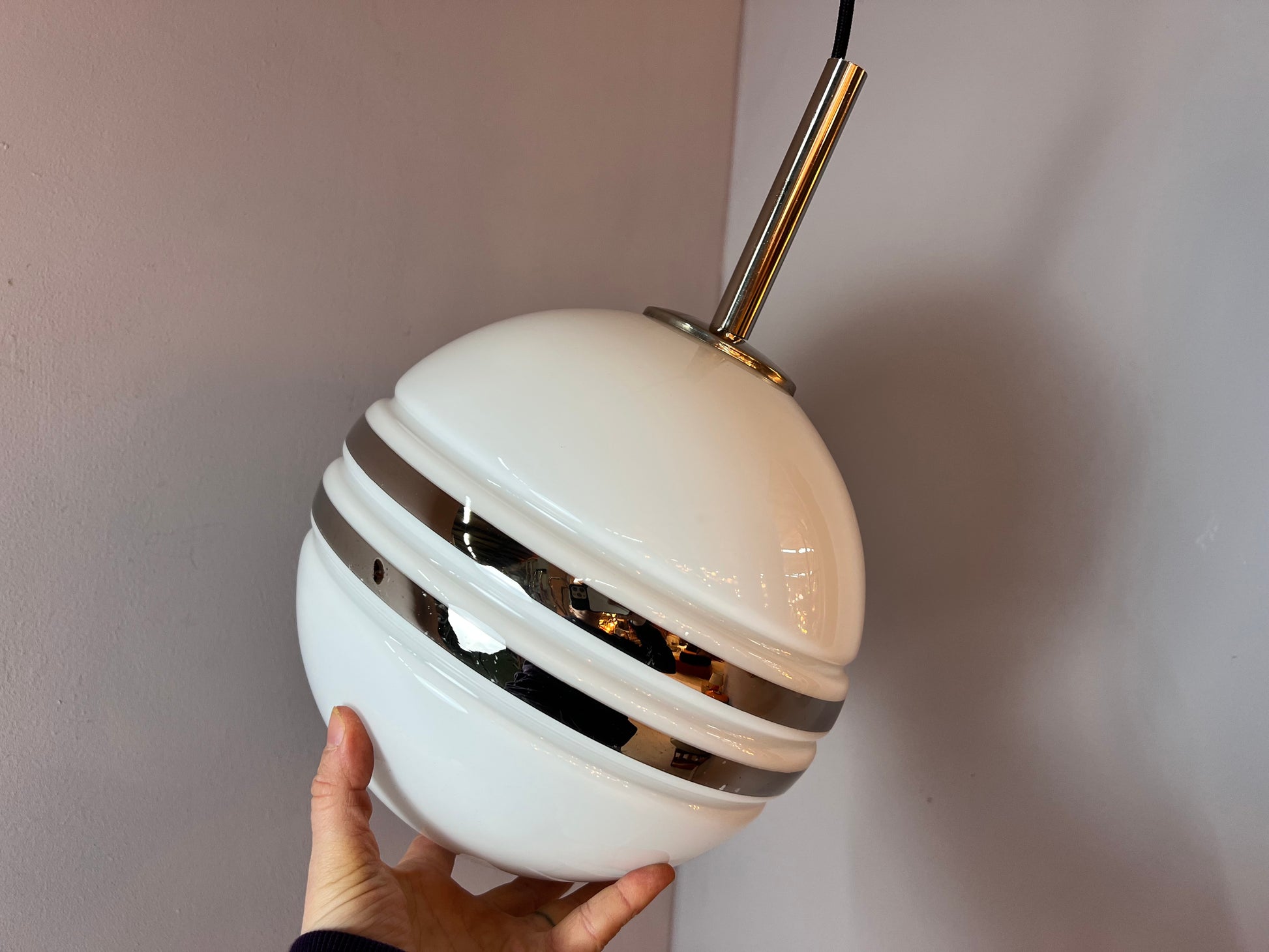 Große Kugellampe weiß silber Glas