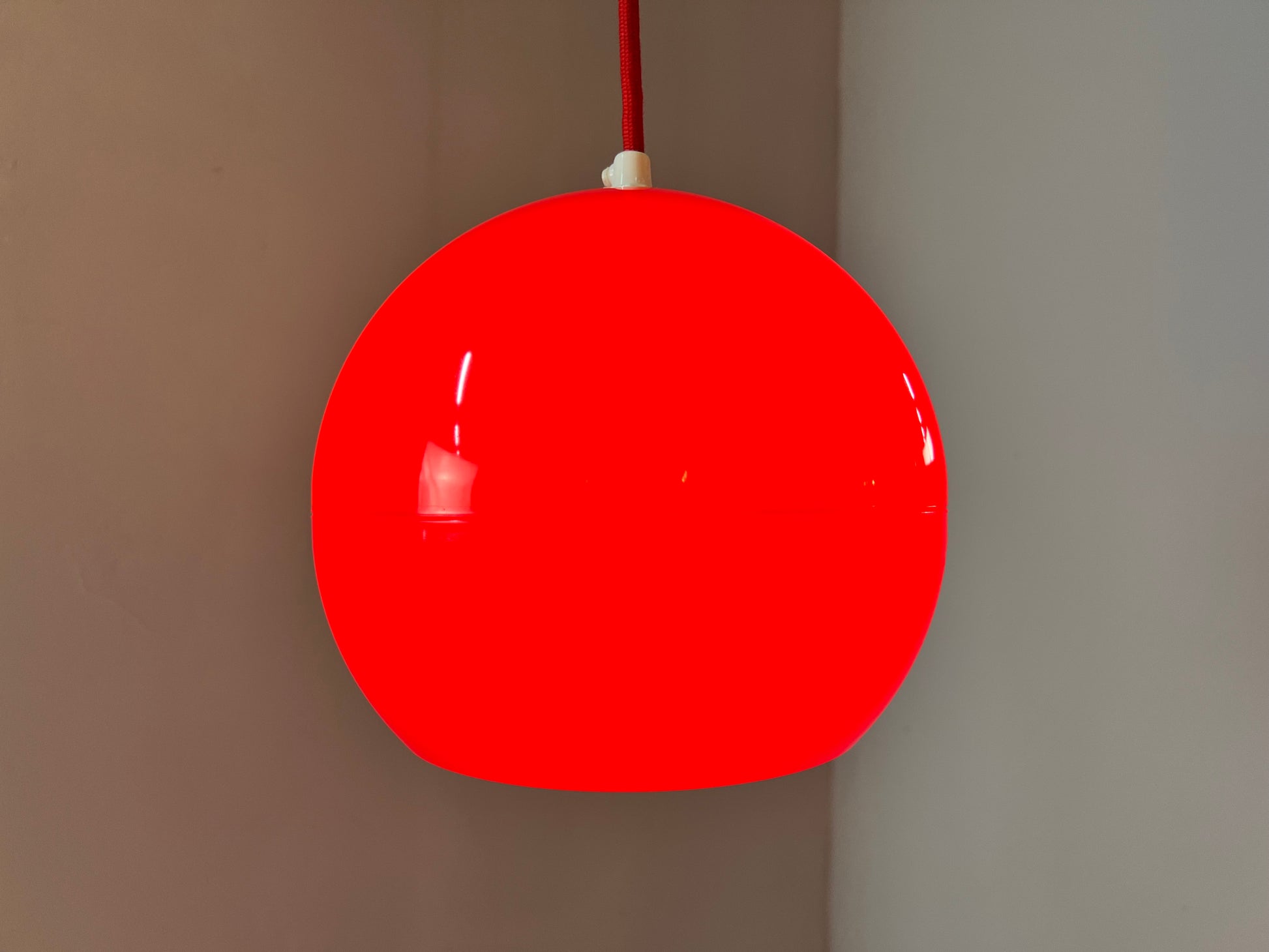 Kugellampe Kunststoff rot