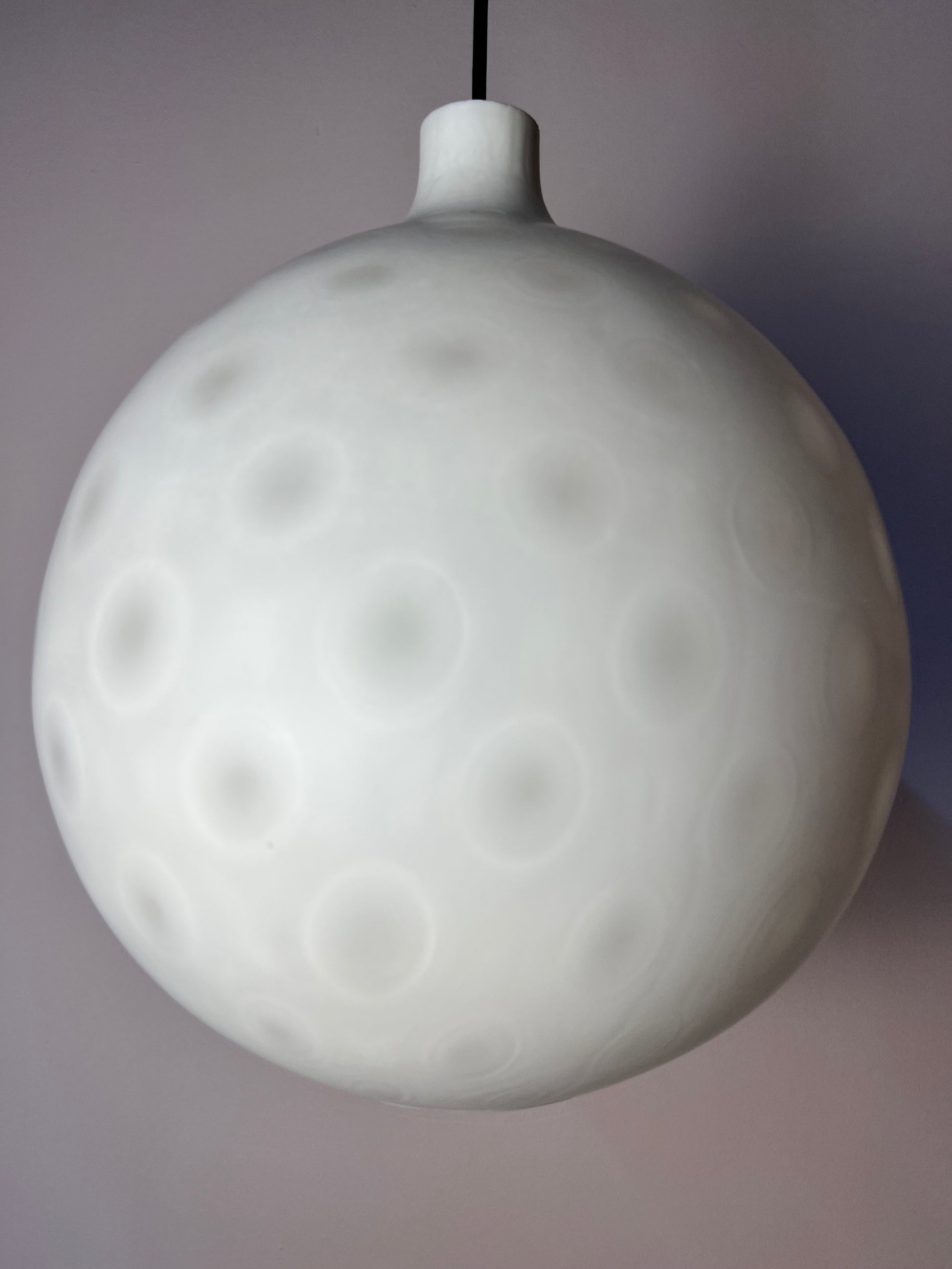 Hängelampe Modell Como Milchglas von Aloys Gangkofner für Peill & Putzler