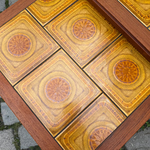 Set: 2 Satztische Teak & gelbe Fliesen aus Dänemark