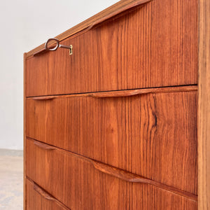Kommode Teak mit Schloss aus Dänemark