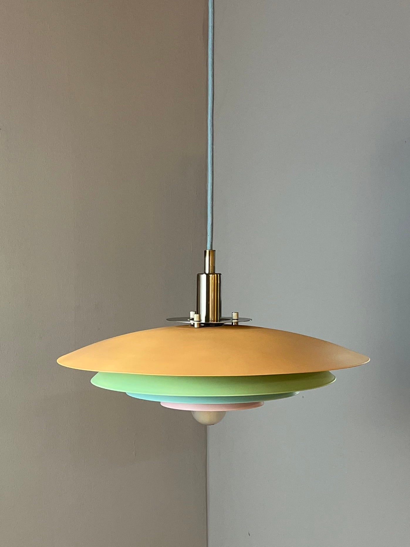 Lamellenlampe neu lackiert Peach Pastell