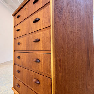 Kommode Teak mit Muschelgriffen aus Dänemark