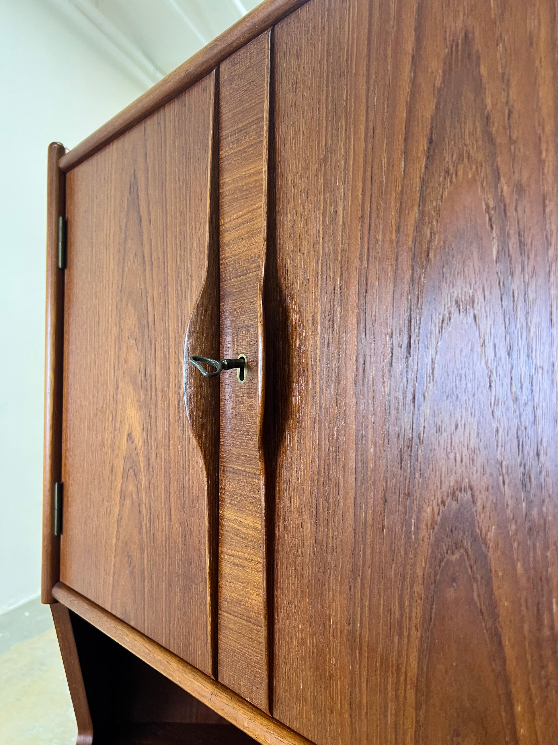 Eckschrank Teak mit Minibar aus Dänemark