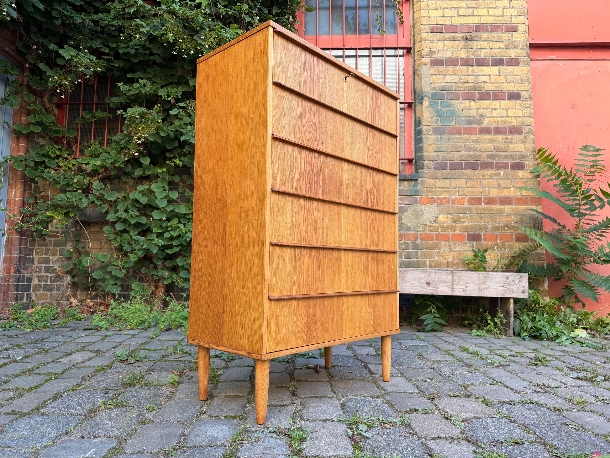 Tallboy Kommode Eiche mit Schloss aus Dänemark