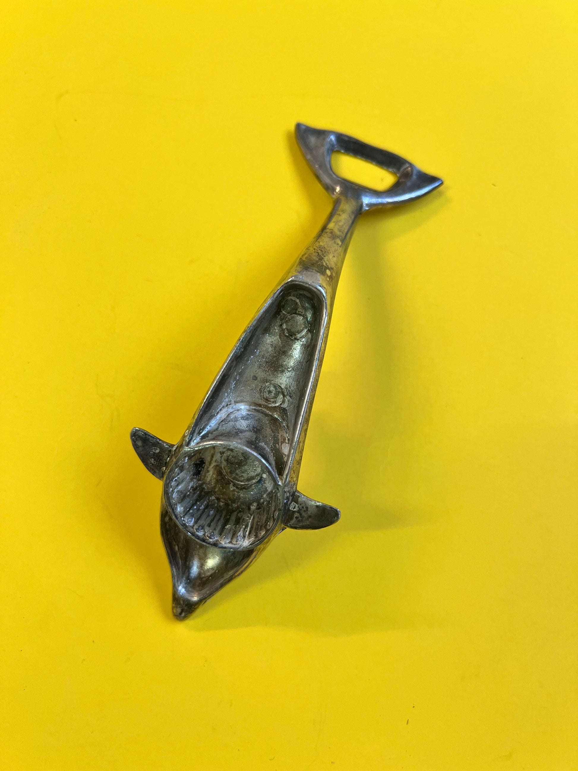 Flaschenöffner Delfin versilbert 60er