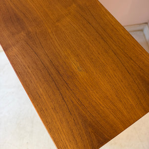 Schrank Teak mit Regalfach, Schloss & neuen Chromfüßen von Heinrich Riestenpatt