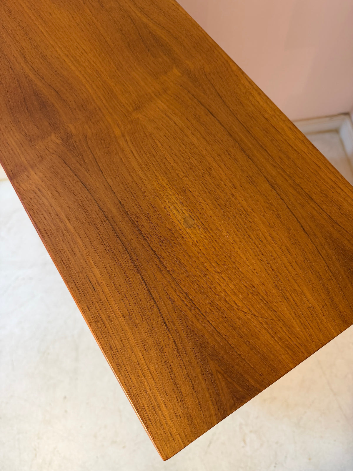 Schrank Teak mit Regalfach, Schloss & neuen Chromfüßen von Heinrich Riestenpatt