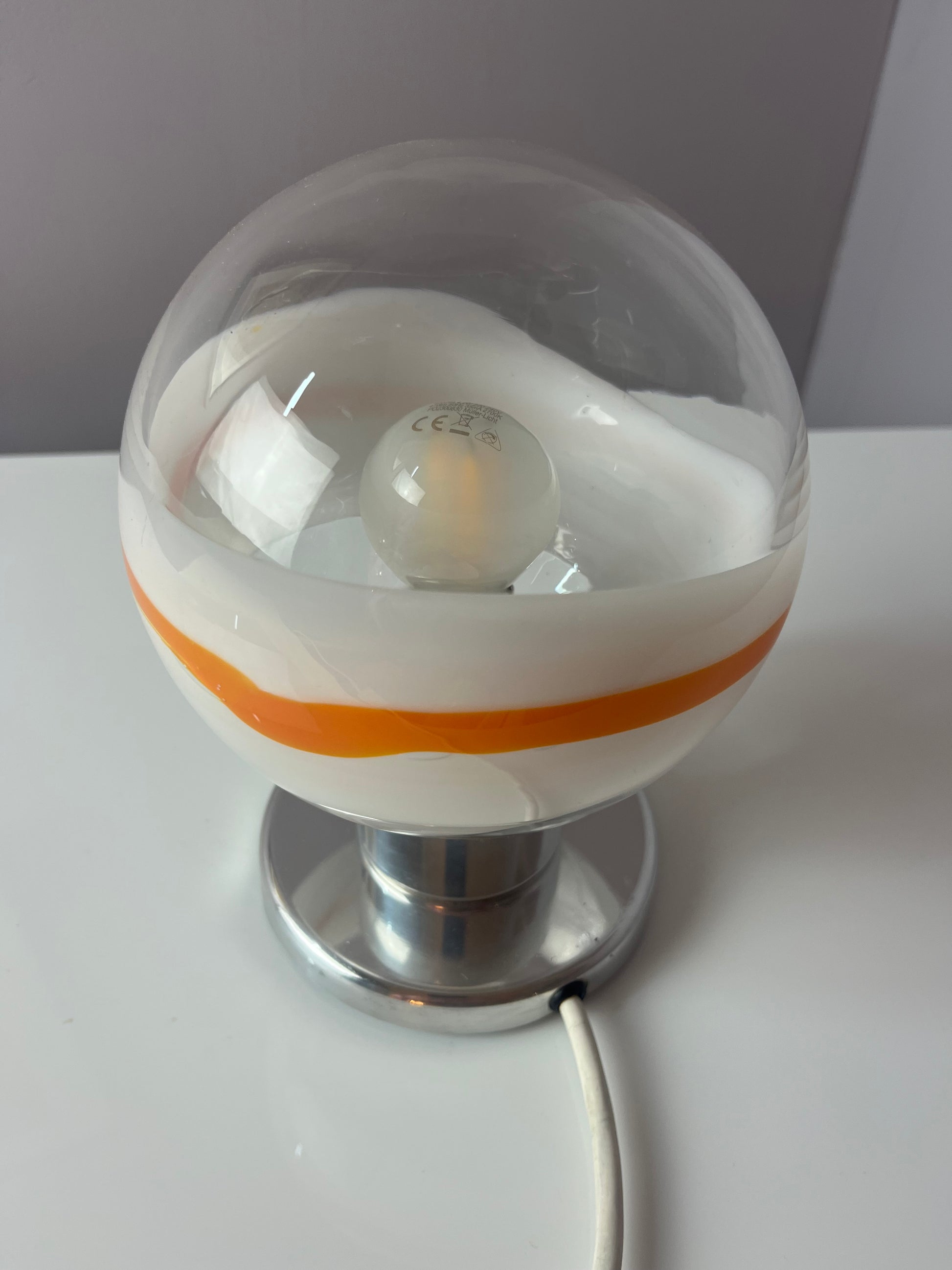Tischlampe weiß orange Glas Chrom von Doria