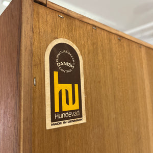 Vitrine Teak mit Schiebetüren von Hundevad