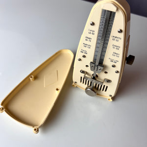Metronom Taktell Piccolo creme von Wittner