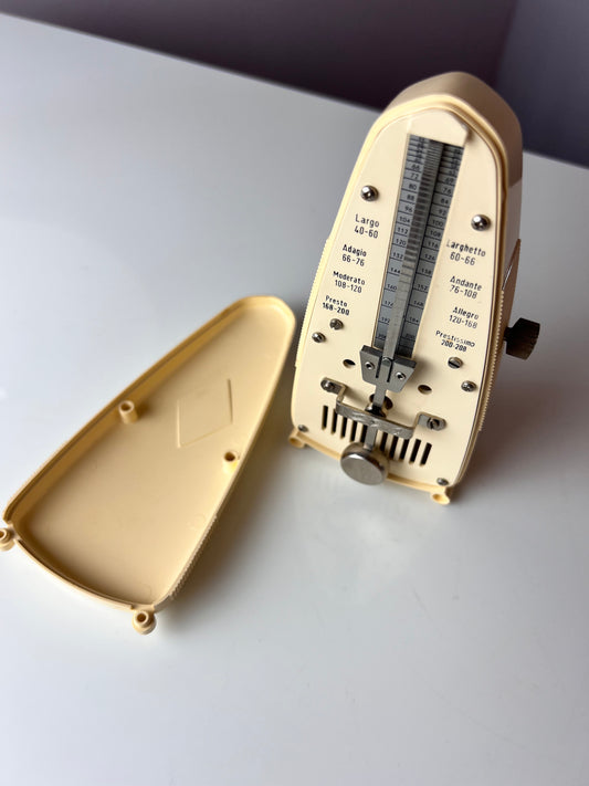 Metronom Taktell Piccolo creme von Wittner