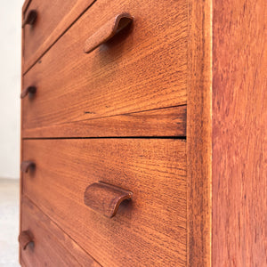 Kommode Teak mit Schloss aus Dänemark
